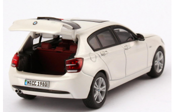 BMW 1er F20 5-dr 125i Sport (2011), mineral white