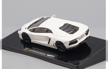 LAMBORGHINI Aventador (2011), pearl white