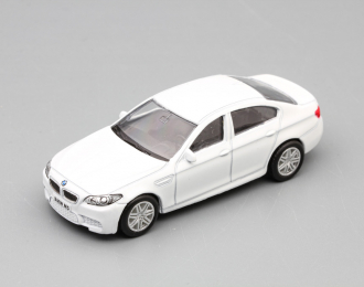BMW M5, white