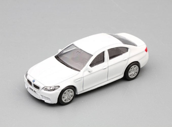 BMW M5, white