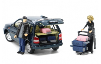 MAZDA Demio RHD (1994) с фигурками, зеленый