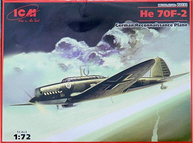 Сборная модель Немецкий самолет разведки Heinkel He-70 F-2