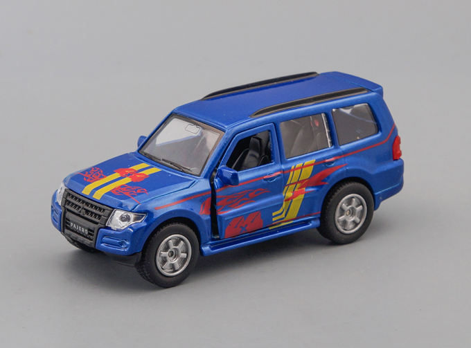 MITSUBISHI Pajero, blue