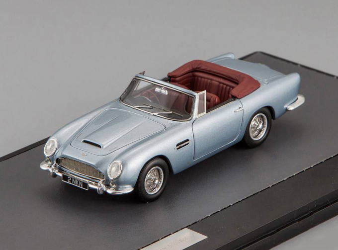 ASTON MARTIN DB5 Cabriolet (1964), metallic light blue