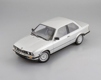 BMW 323I (1982), silver