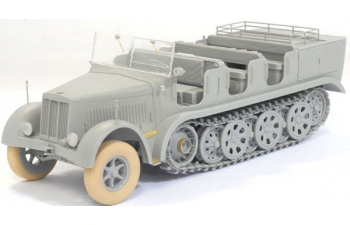 Сборная модель Sd.Kfz.7 8t Half-Track Initial Production