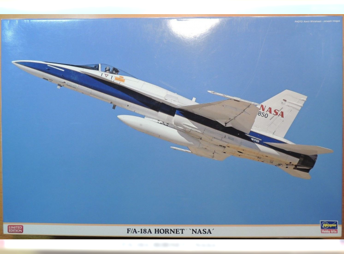 Сборная модель Американский истребитель-бомбардировщик F/A-18A Hornet Nasa