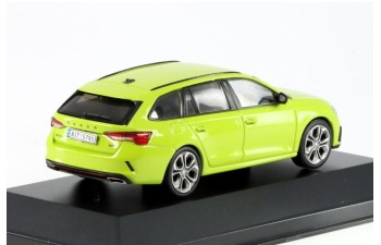 SKODA Octavia Combi RS IV (2020), green 