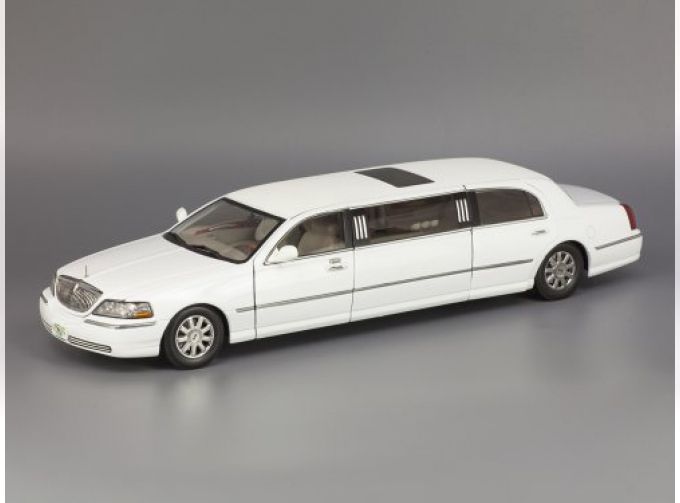 Lincoln Town Car Limousine 2003 белый