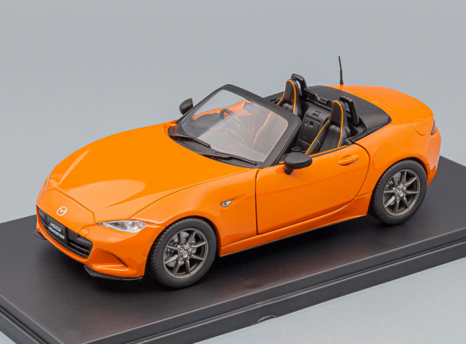 MAZDA MX-5 Spider Roadster (2019), orange