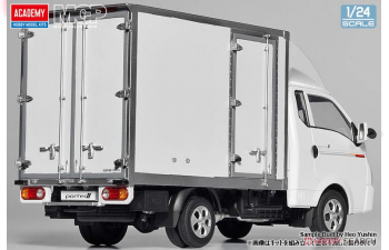 Сборная модель Hyundai Porter II Box Truck