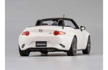 MAZDA Roadster MX-5 (ND), white