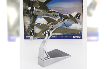 NORTH AMERICAN P-51d Mustang Early Military Airplane 1939-1945, Military Green