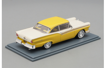 FORD Fairlane 500 Hardtop Coupe 2-Door (1957), yellow / white