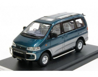 MITSUBISHI Delica Space Gear 4WD (1994), зеленый с серебристым