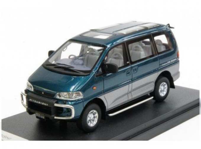 MITSUBISHI Delica Space Gear 4WD (1994), зеленый с серебристым