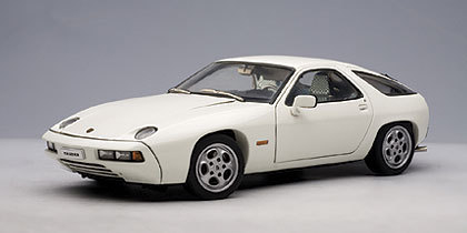 PORSCHE 928, WHITE