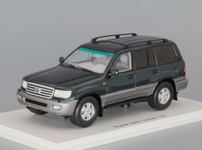 TOYOTA Land Cruiser 100, green / silver