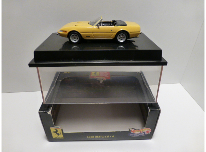 FERRARI 365 GTS-4 (1968), yellow