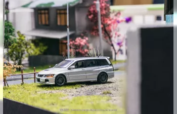 MITSUBISHI Lancer Evolution Wagon, silver