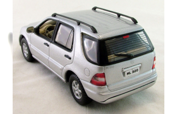 MERCEDES-BENZ ML 320 (2001), Mercedes-Benz Offizielle Modell-Sammlung 64, silver