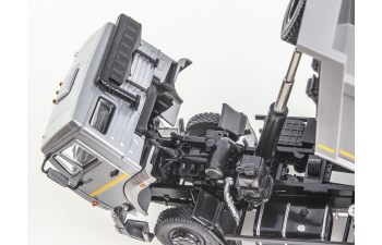 Камский грузовик 6520 самосвал, серый