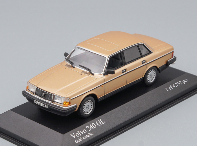 VOLVO 240 GL (1986), gold metallic