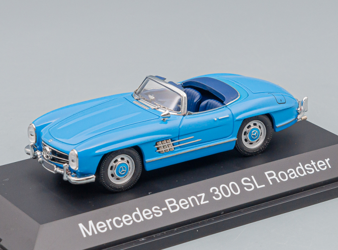 MERCEDES-BENZ 300 SL Roadster, light blue