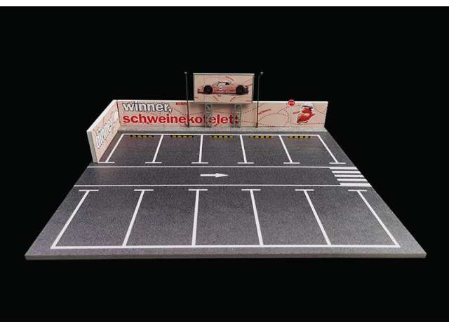 Diorama *Pink pig parking lot*, pink/grey