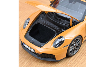 PORSCHE 911 Targa 4 GTS (992.2) (2025), Bahama Yellow