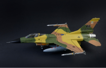 Сборная модель LOCKHEED MARTIN F-16c Fighting Falcon Military Airplane 1978