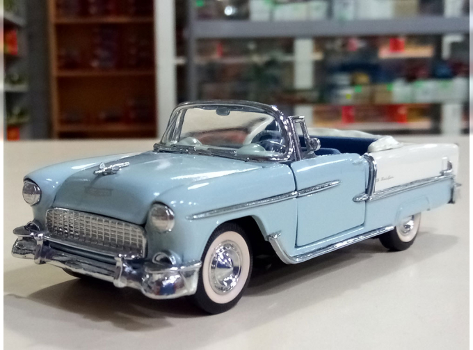 CHEVROLET Bel Air (1955), Nassau Blue / Ivory