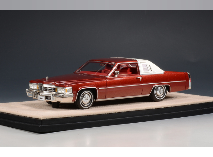 CADILLAC Coupe Deville (1978), Carmine Red Metallic