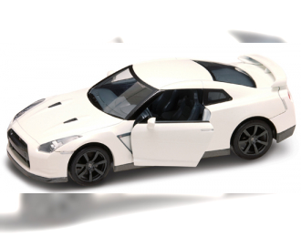 NISSAN GT-R (2009), white