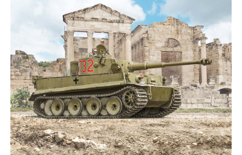 Сборная модель танк Pz. Kpfw. Tiger I Ausf. H (tp) Military 1945