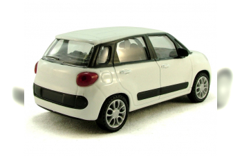 FIAT 500L (4 двери), white