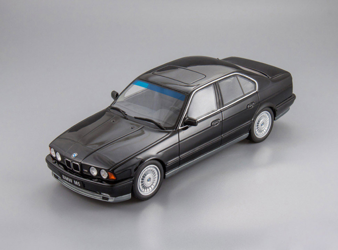 BMW E34 M5 Phase I (black)