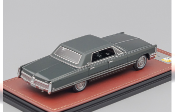 CHRYSLER Imperial Lebaron Sedan 1968, forest green metallic