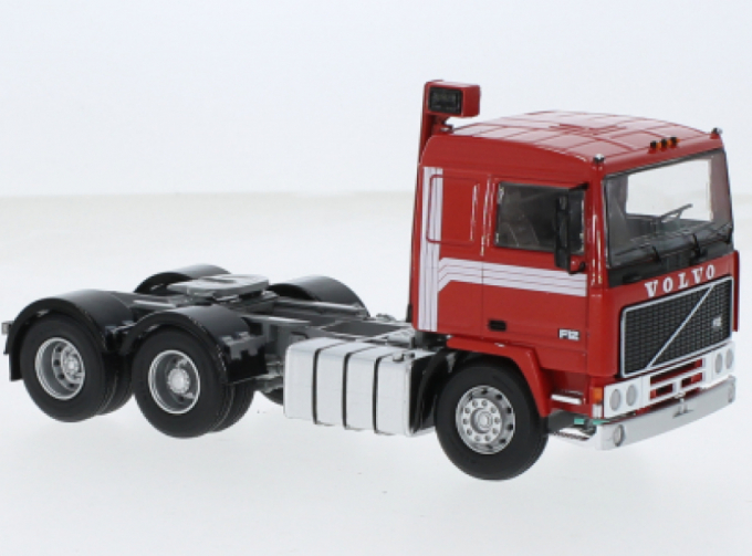 VOLVO F12 Tractor Truck 3-assi (1984), red