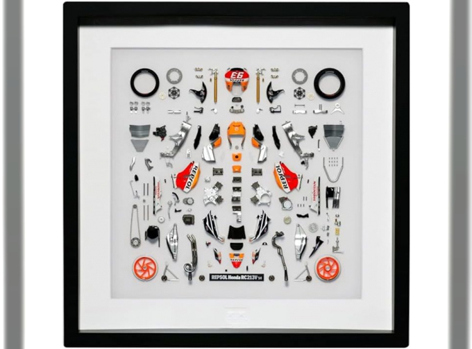 Сборная модель HONDA Repsol RC213V'14 Parts Panel