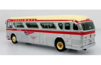 GM PD4104 Coach Continental Trailways (1959), silver/red