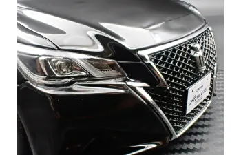 TOYOTA Crown Athlete G (GRS214), black