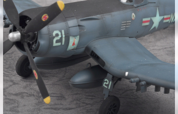 Сборная модель Самолет F4U-5N Corsair early version