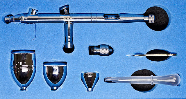 Аэрограф широкого спектра применения с коническим креплением сопла