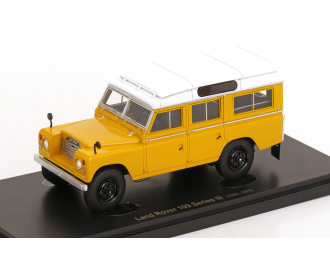 LAND ROVER 109 Series III (1975), ochre white