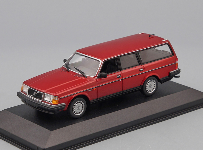 VOLVO 240 GL Break (1986), dark red metallic