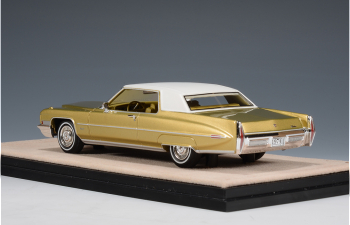 CADILLAC Coupe Deville (1971), Duchess Gold Metallic