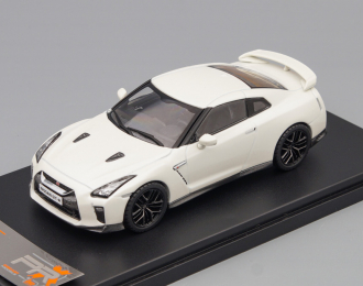 NISSAN GT-R R35 (2017), metallic white