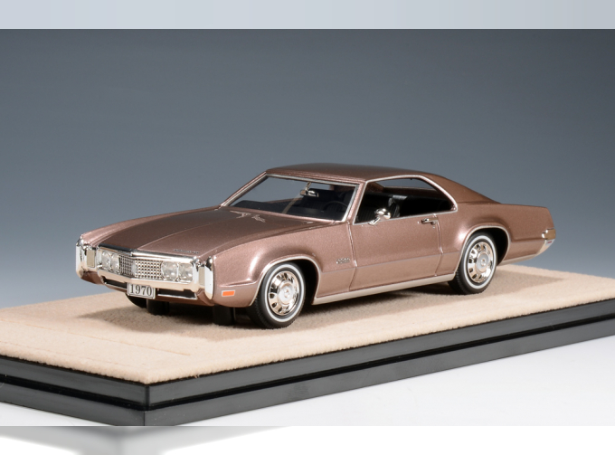 OLDSMOBILE Tornado GT (1970), Regency Rose