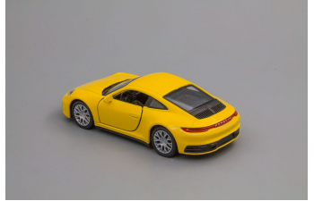 PORSCHE 911 Carrera 4S, yellow